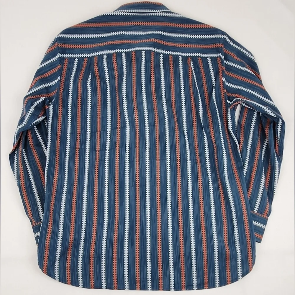 Tommy Bahama Button Down Pocket Dress Shirt. 100% Cotton - Picture 5 of 5